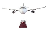 Airbus A330 Qantas widok z przodu