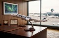 FinnAir na biurku w gabinecie