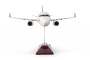 Boeing 737 Oman Air przodem
