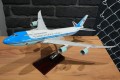 Air Force One Boeing 747 widok ze skosu