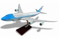 Air Force One Boeing 747 widok ze skosu