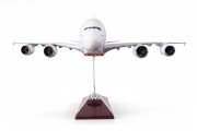 Airbus A380 Emirates na wprost