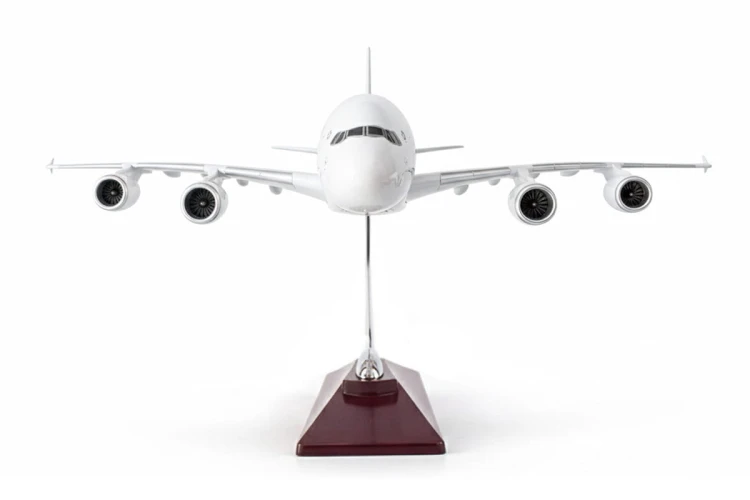 Airbus A380 Thai Airways na wprost