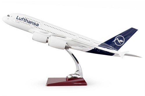 Airbus A380 Lufthansa widok z boku