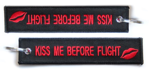 Brelok remove Kiss me before flight obie strony